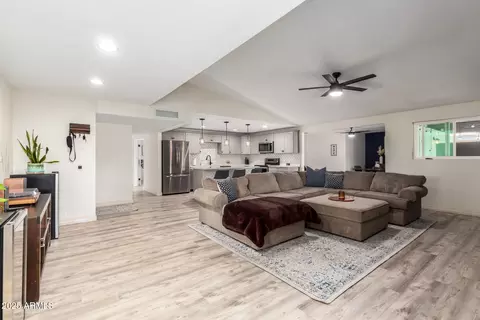 4036 E Captain Dreyfus Ave, Phoenix, AZ 85032 photo 8