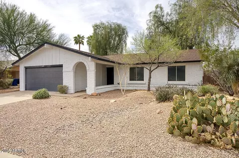 3226 N Woodburne Dr, Chandler, AZ 85224
