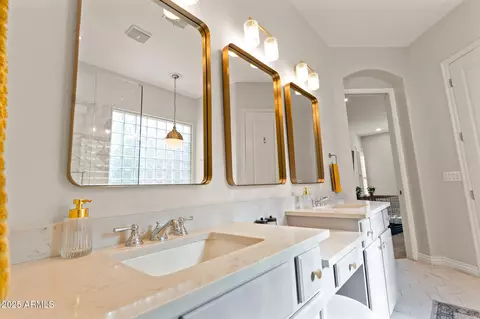 Bath - 2443 E Ficus Way, Gilbert, AZ 85298 photo 3 of 6