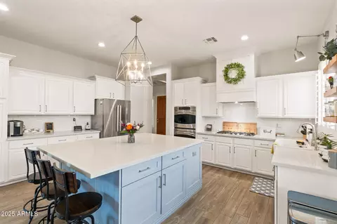 Kitchen - 2443 E Ficus Way, Gilbert, AZ 85298 photo 3 of 5