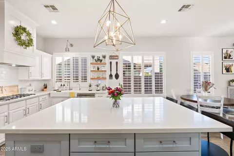 Kitchen - 2443 E Ficus Way, Gilbert, AZ 85298 photo 4 of 5
