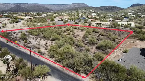 44417 N 18th St #-, New River, AZ 85087