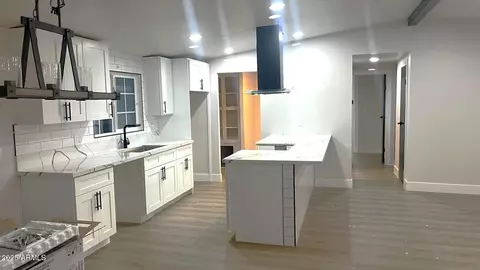 2853 E Marco Polo Rd, Phoenix, AZ 85050 photo 11