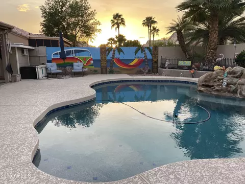 10318 W Luke Ave, Glendale, AZ 85307