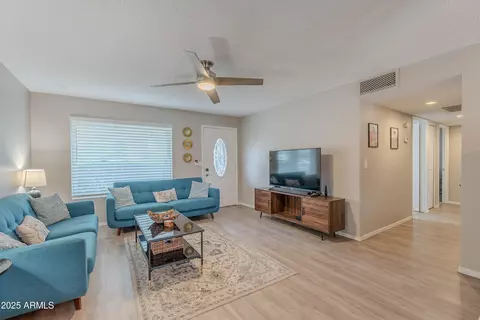 3557 E Helena Dr, Phoenix, AZ 85032 photo 5