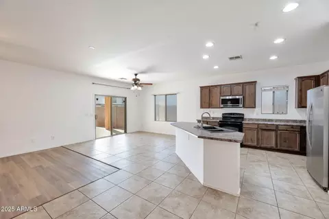 11669 N 165th Ave, Surprise, AZ 85388