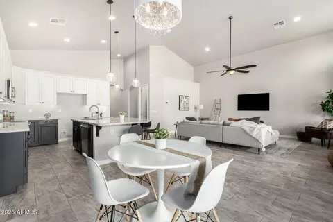 872 E Rawhide Ct, Gilbert, AZ 85296 photo 6