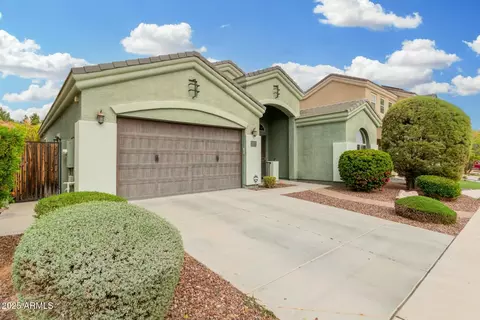 872 E Rawhide Ct, Gilbert, AZ 85296 photo 2