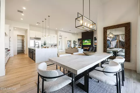 Dining - 610 E Woburn Ln, Phoenix, AZ 85085 photo 3 of 3
