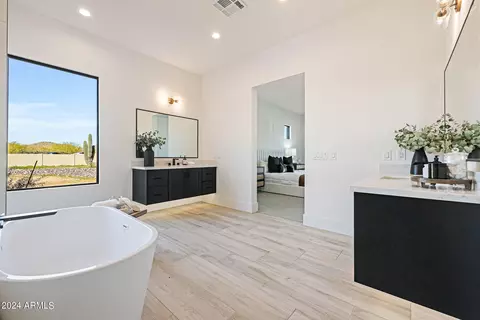 Bath - 610 E Woburn Ln, Phoenix, AZ 85085 photo 6 of 13