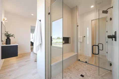 Bath - 610 E Woburn Ln, Phoenix, AZ 85085 photo 10 of 13