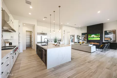 Kitchen - 610 E Woburn Ln, Phoenix, AZ 85085 photo 3 of 7