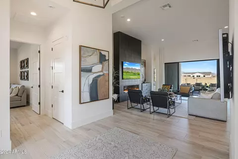 Entry Way - 610 E Woburn Ln, Phoenix, AZ 85085 photo 3 of 4