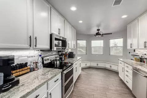 8576 W Mclellan Rd, Glendale, AZ 85305