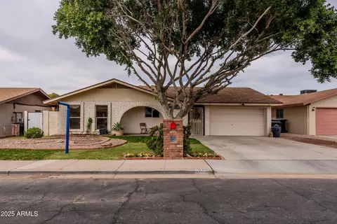 1546 E Flower Cir, Mesa, AZ 85204