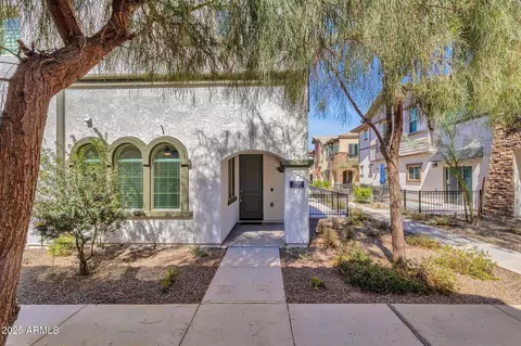 2765 S Cavalier Dr #102, Gilbert, AZ 85295
