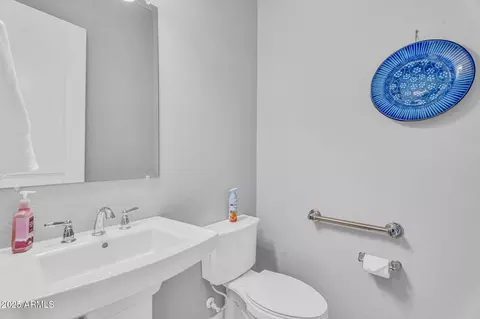 Bath - 2854 E Cashman Dr, Phoenix, AZ 85050 photo 6 of 6
