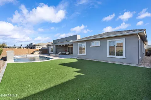 Exterior - 2854 E Cashman Dr, Phoenix, AZ 85050 photo 3 of 4