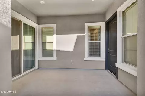 Exterior - 2854 E Cashman Dr, Phoenix, AZ 85050 photo 2 of 4