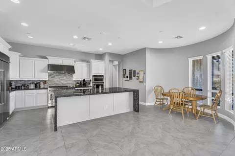 Kitchen - 2854 E Cashman Dr, Phoenix, AZ 85050 photo 5 of 5