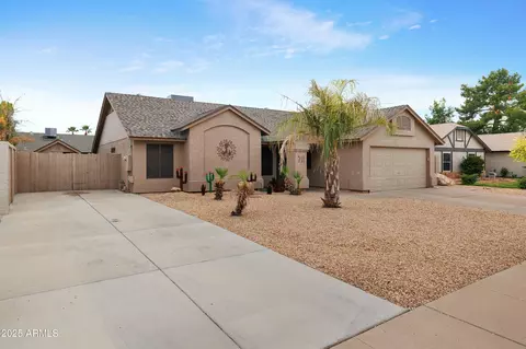 711 W Loughlin Dr, Chandler, AZ 85225