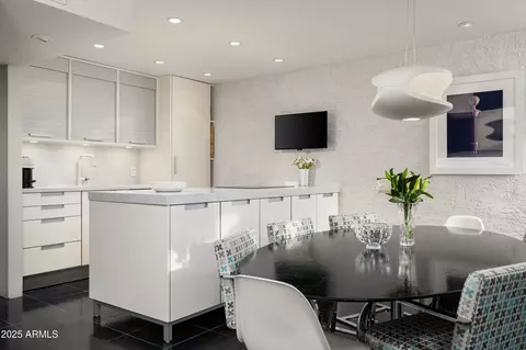 Kitchen - 4670 N 40th St, Phoenix, AZ 85018 photo 1 of 3