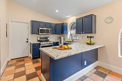 4728 E Swilling Rd, Phoenix, AZ 85050 photo 10