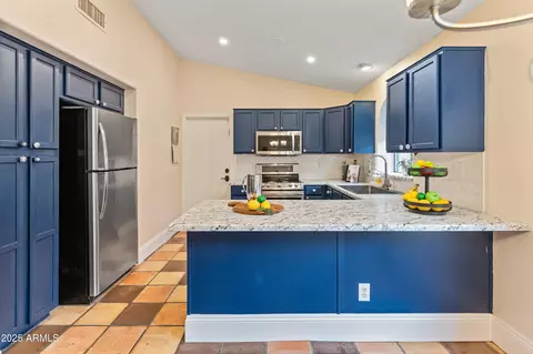 4728 E Swilling Rd, Phoenix, AZ 85050 photo 9