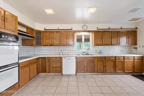 4041 E Mountain View Rd, Phoenix, AZ 85028 photo 8