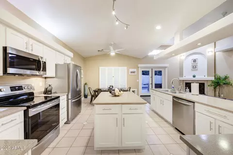 866 N N Frst, Mesa, AZ 85203 photo 16