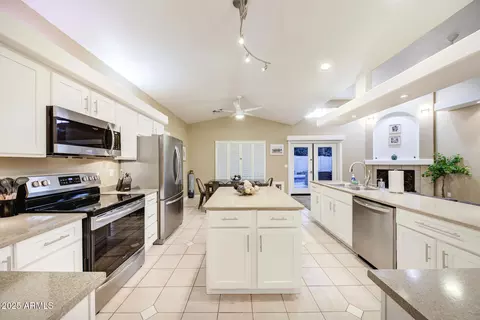 866 N N Frst, Mesa, AZ 85203 photo 2