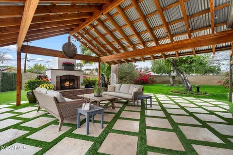 501 W Why Worry Ln, Phoenix, AZ 85021