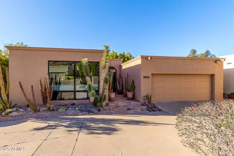 5970 N Echo Canyon Dr, Phoenix, AZ 85018 photo 2