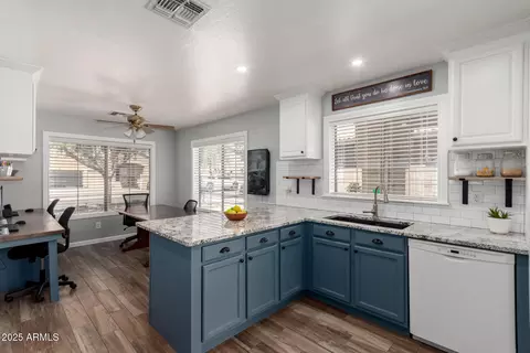 Kitchen - 3899 S Chaparral Rd, Apache Junction, AZ 85119 photo 4 of 5