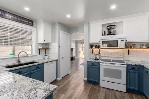 Kitchen - 3899 S Chaparral Rd, Apache Junction, AZ 85119 photo 3 of 5