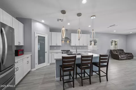 4835 S 35th Dr, Phoenix, AZ 85041 photo 4