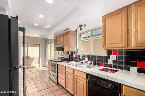 Kitchen - 448 E Wescott Dr, Phoenix, AZ 85024 photo 1 of 2