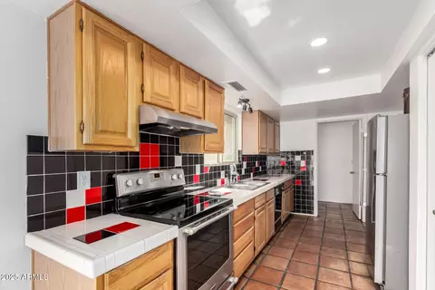 Kitchen - 448 E Wescott Dr, Phoenix, AZ 85024 photo 2 of 2