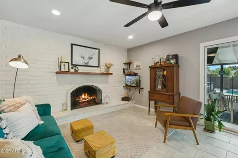 2405 E Balboa Dr, Tempe, AZ 85282 photo 5