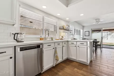 17211 N 46th Pl, Phoenix, AZ 85032 photo 9