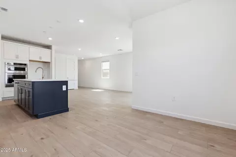 Entry Way - 1127 E Mcneil St, Phoenix, AZ 85042 photo 2 of 5