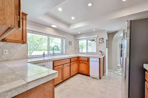 Kitchen - 4708 Euclid Ave, Phoenix, AZ 85044 photo 2 of 4