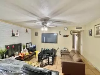 421 E Desert Dr, Phoenix, AZ 85042 photo 17