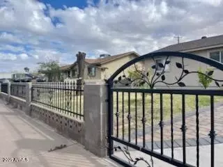 421 E Desert Dr, Phoenix, AZ 85042 photo 2