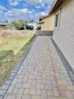 421 E Desert Dr, Phoenix, AZ 85042 photo 5