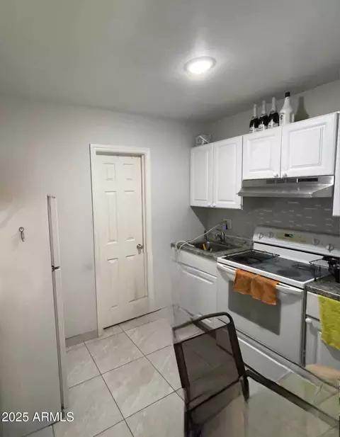 421 E Desert Dr, Phoenix, AZ 85042 photo 24