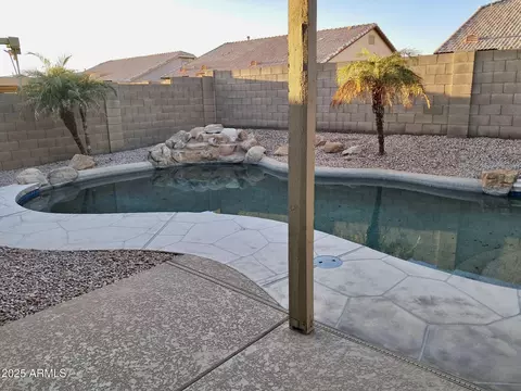 1006 W 15th Ln, Apache Junction, AZ 85120