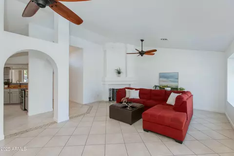 3544 E Tonto Ln, Phoenix, AZ 85050 photo 6