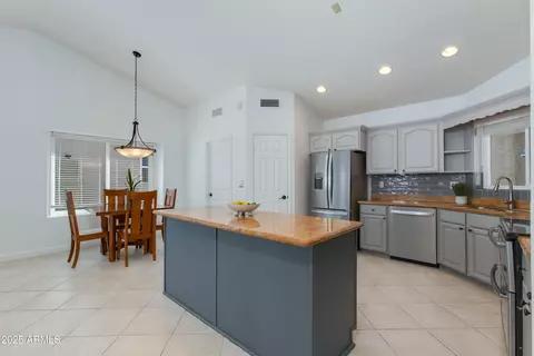 3544 E Tonto Ln, Phoenix, AZ 85050 photo 8