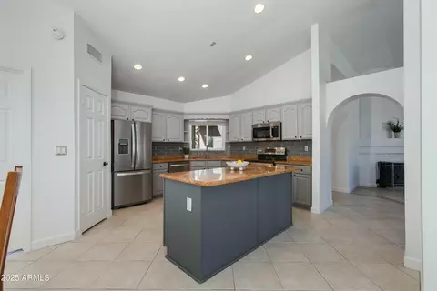 3544 E Tonto Ln, Phoenix, AZ 85050 photo 7